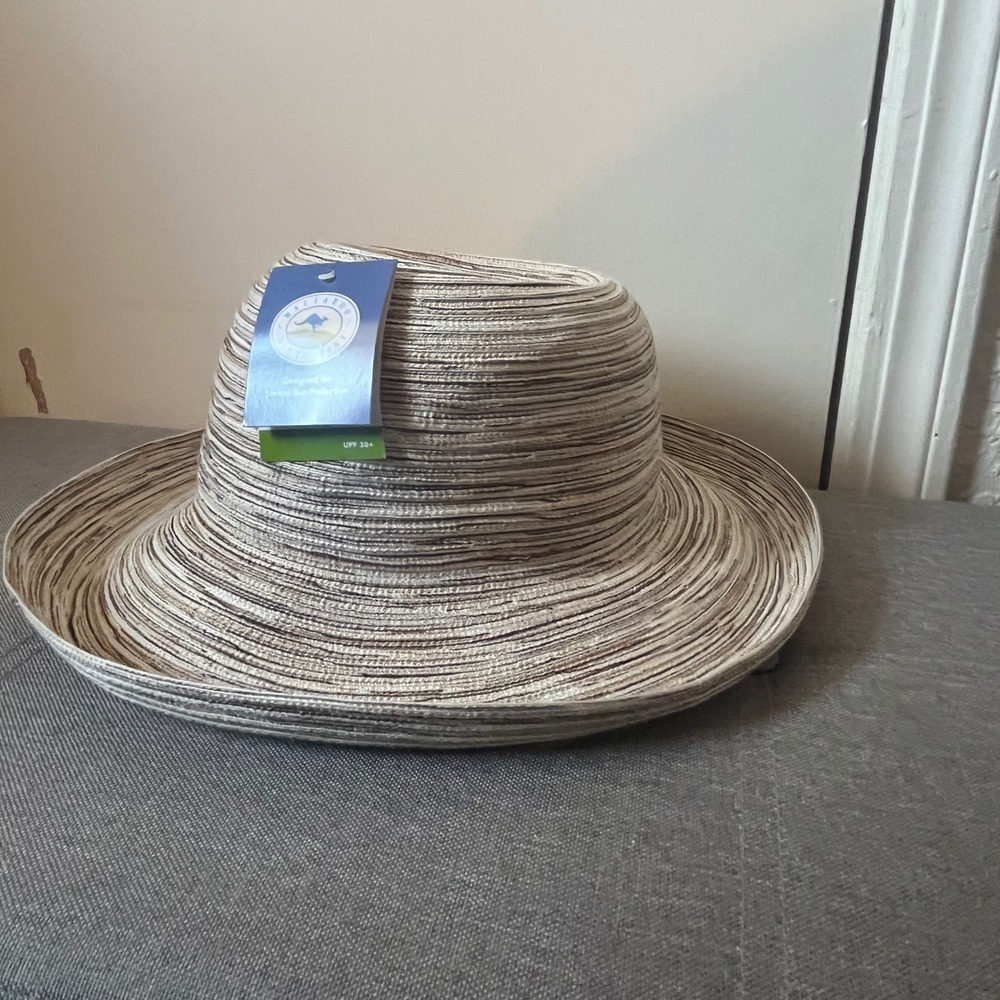 NWT Wallaroo Hat Company Sydney Sun Hat UPF 50+ Tan White Striped Paper Braid